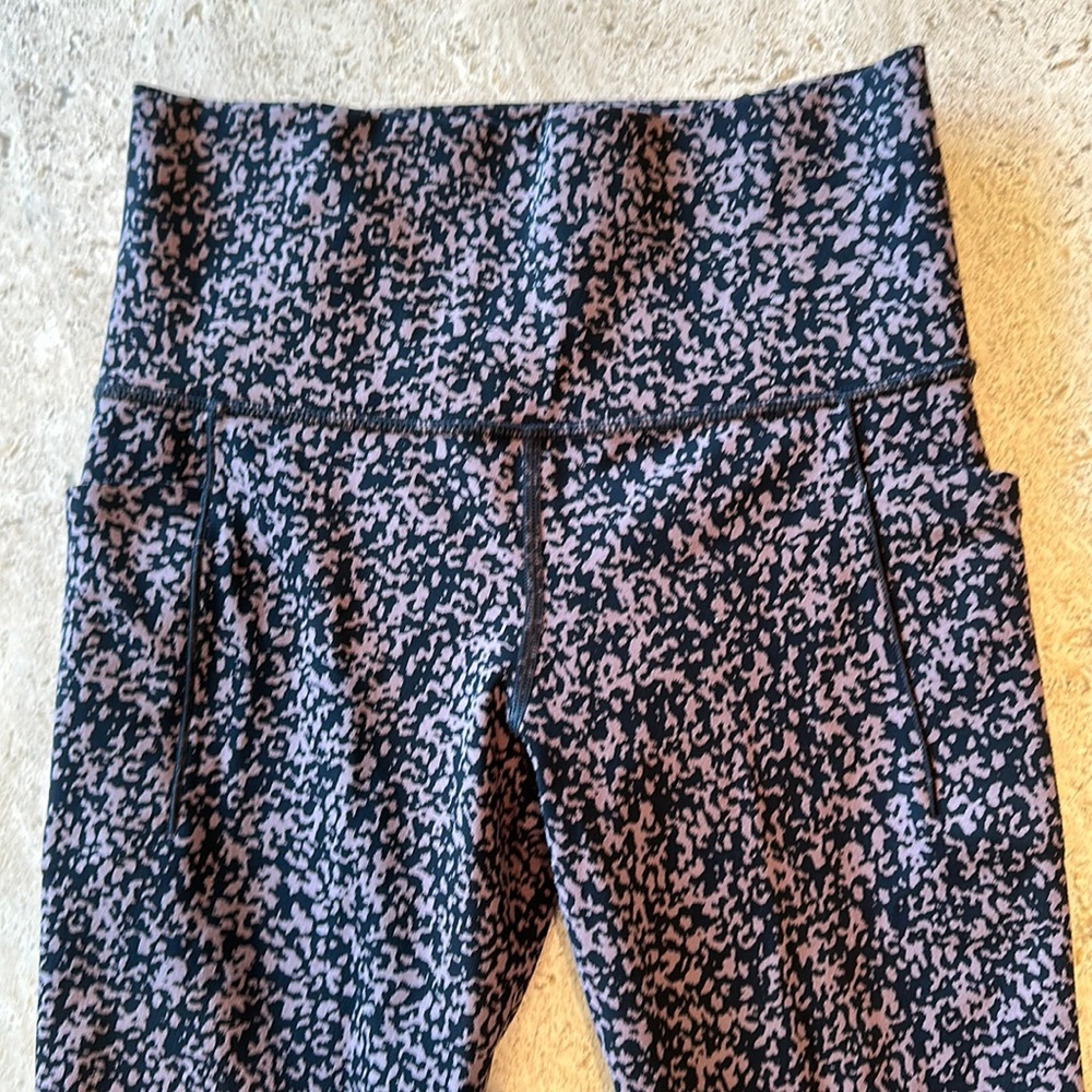Athleta Salutation stash pocket gravel legging